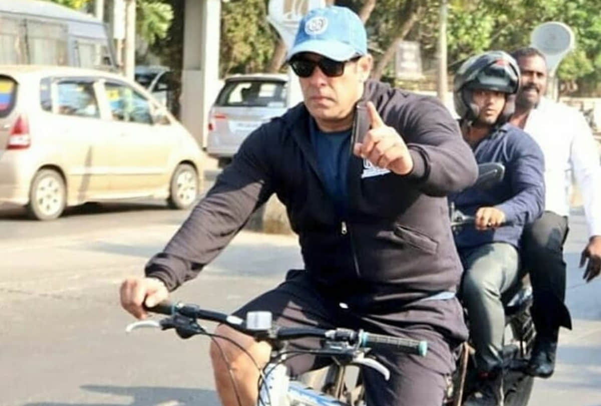 Police Complaint Filed against Salman Khan Accused of Snatching Mobile Phone
