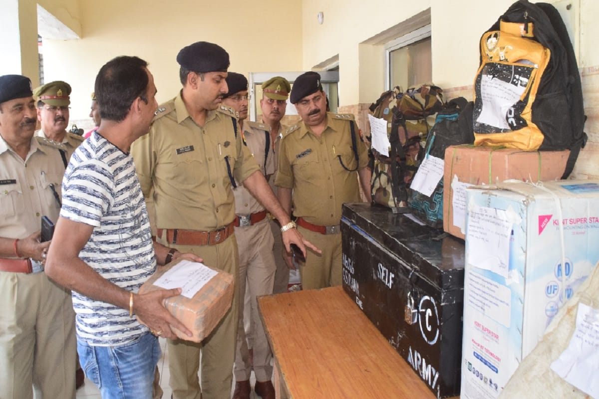 Meerut police has busted a gang and the accused retired army has opened many secrets