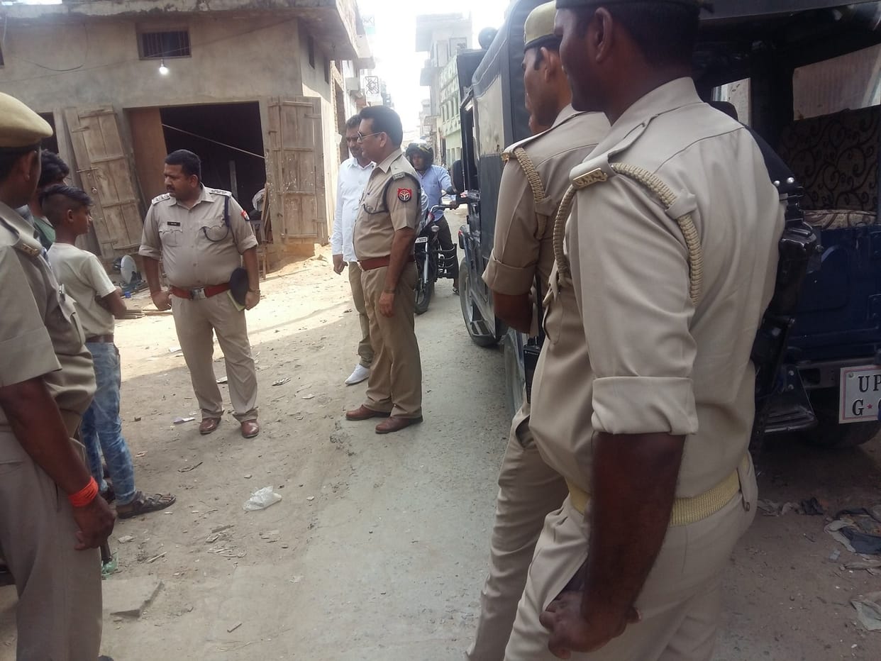 गैस कटर से काटे एटीएम, पर नहीं ले जा सके कैश