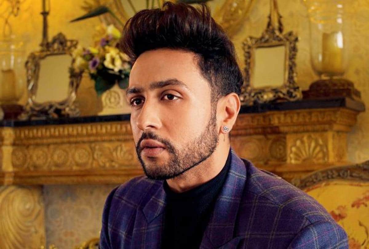 shekhar suman son adhyayan suman reaction on break up with girlfriend maera mishra