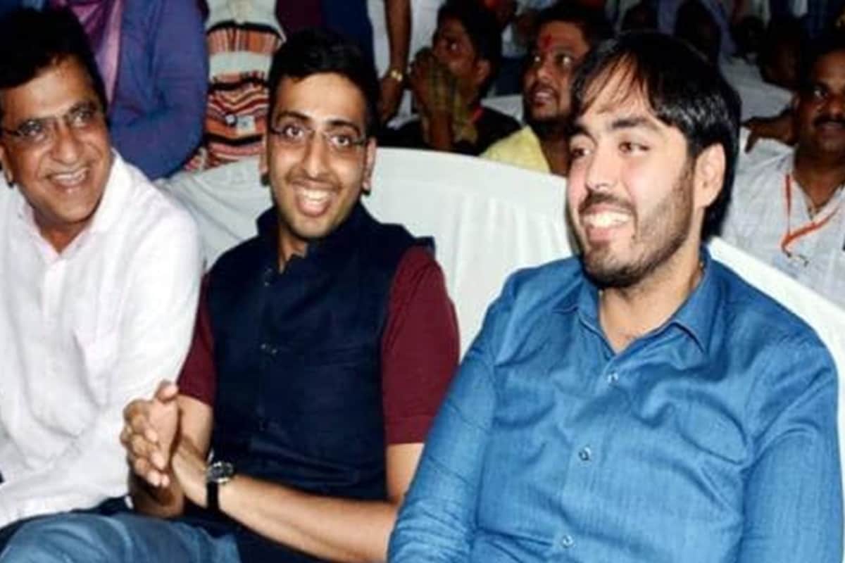 when Shah rukh Khan asked to Mukesh Ambani son Anant Ambani his first salary