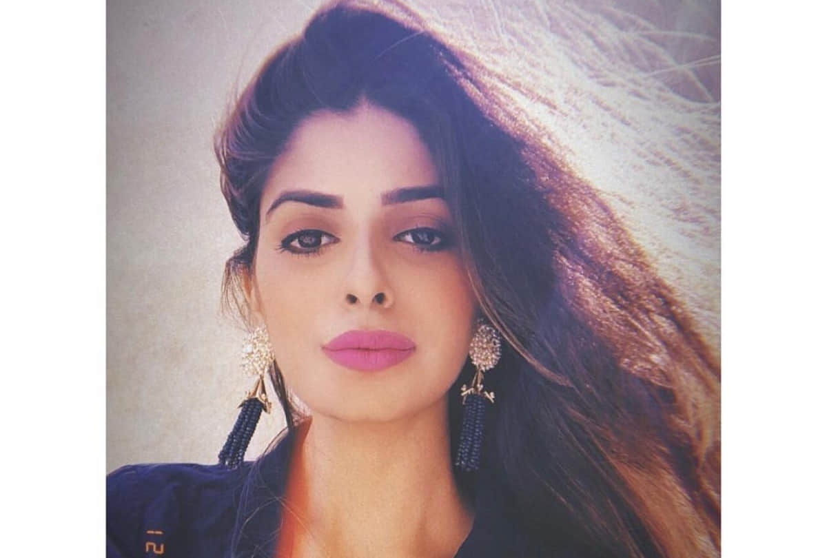 yeh hai mohabbatein actress avantika hundal returns after 15 days father navtej hundal death