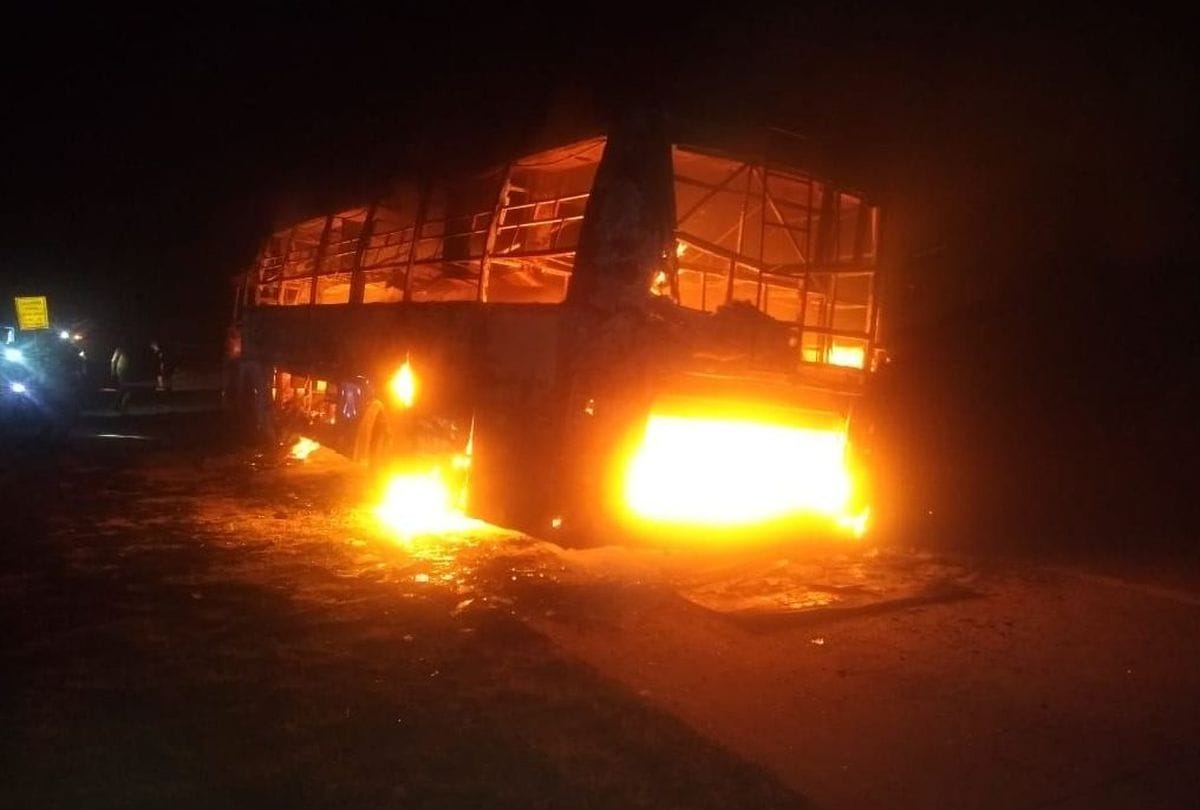 bus catches fire after tire burst on Yamuna Expressway