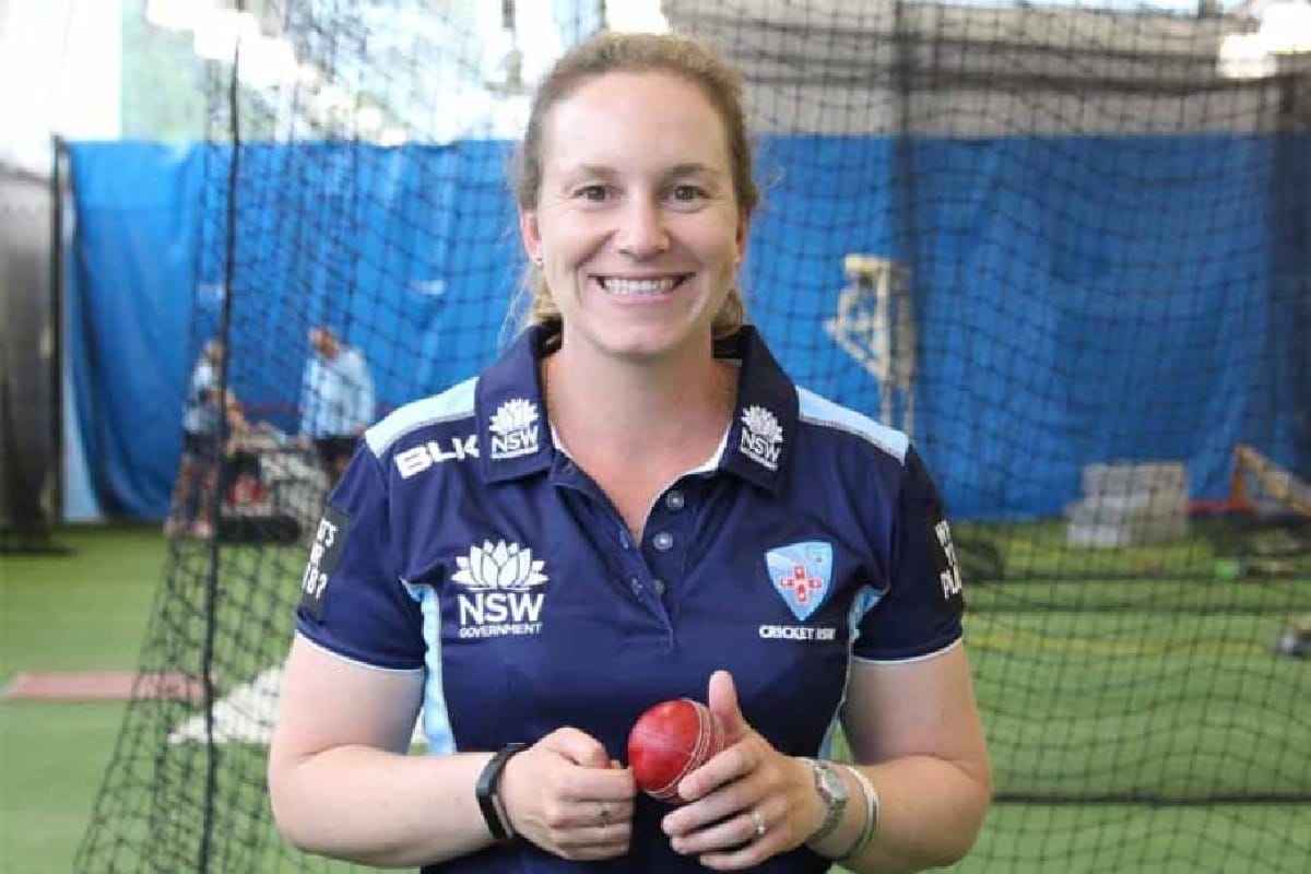 claire polosak becomes first female umpire in cricket for men