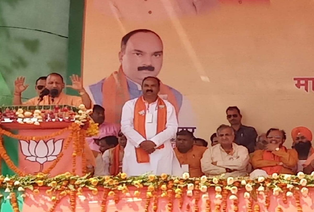Modi roars in india imran khan shiver in Pakistan says yogi adityanath