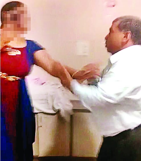 The doctor said to the female employee, dragged me, abused me