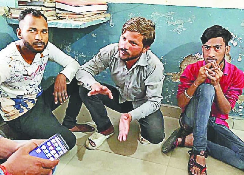 Looted, looted by lover-couple in Surajkund Park