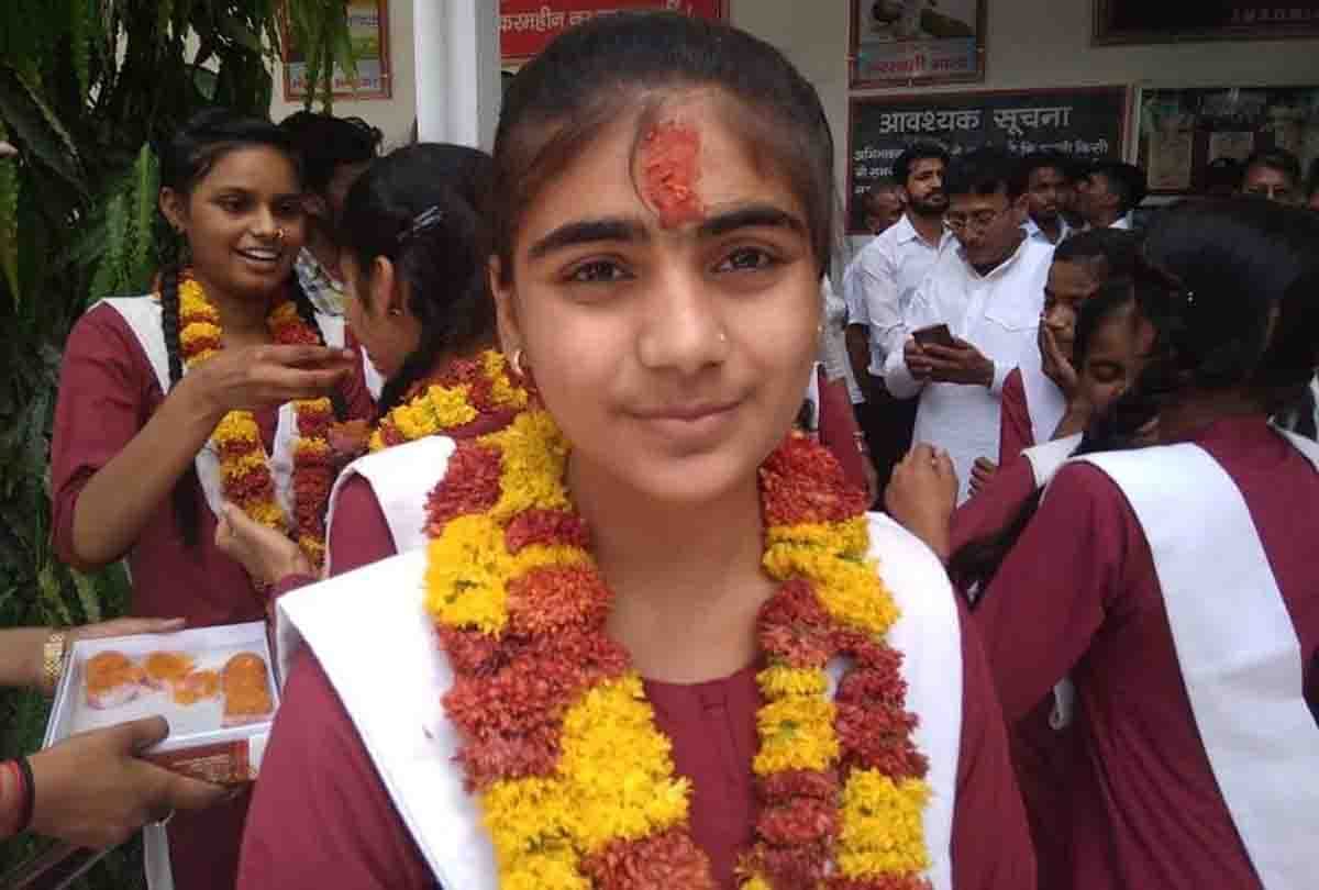 deeksha agrahari got 5th rank in up board 12th 2019