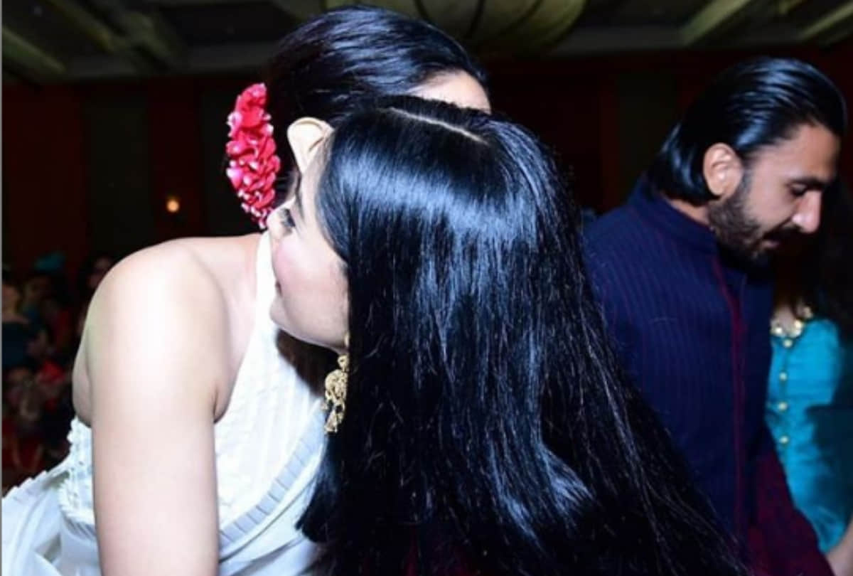 relation between deepika padukone and amrita rao