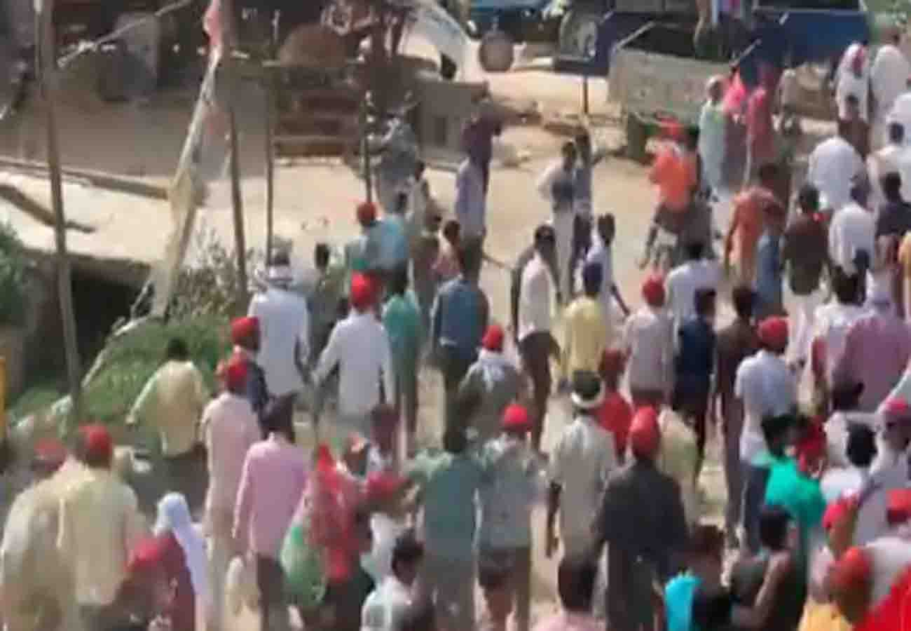 bull entered in dimple yadav's road show lok sabha election 2019