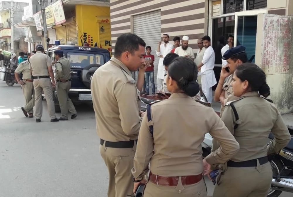 electricity fitting worker physically molest four year old small girl