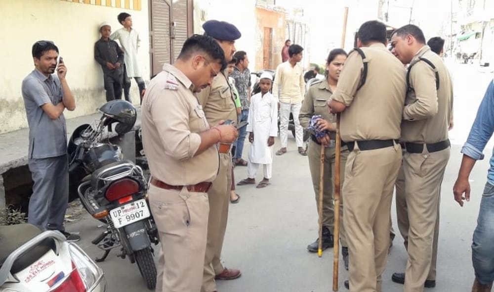 electricity fitting worker physically molest four year old small girl
