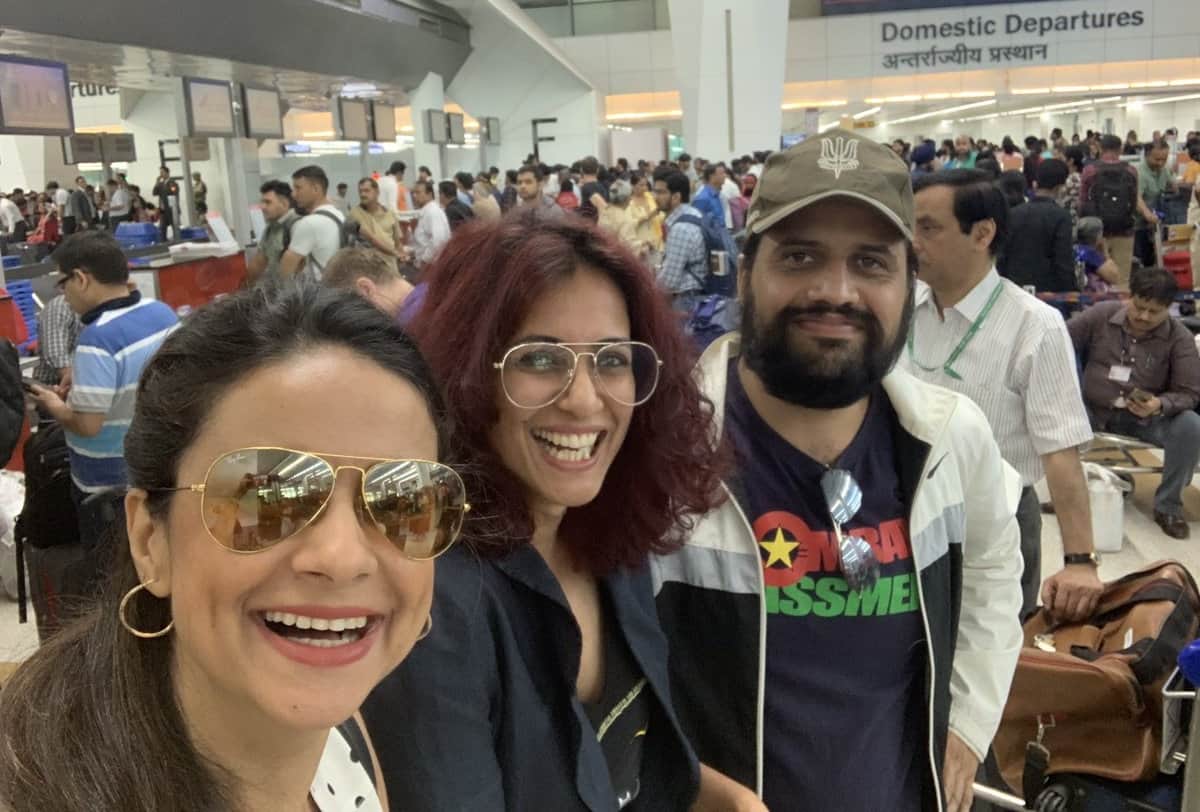 air india server down gul panag take pictures with friends