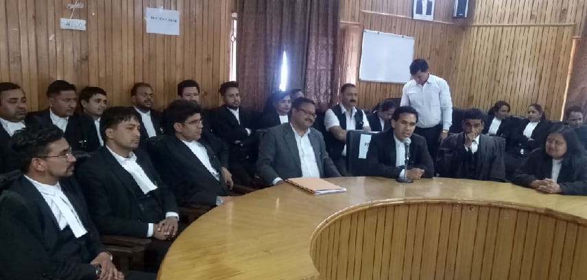 बार एसोसिएशन के नवनिर्वाचित कार्यकारिणी ने संभाला कार्यभार