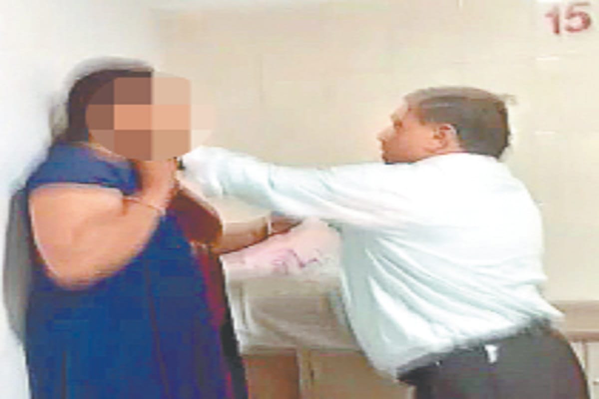 The government has big action after doctor's beten from female employees in Meerut