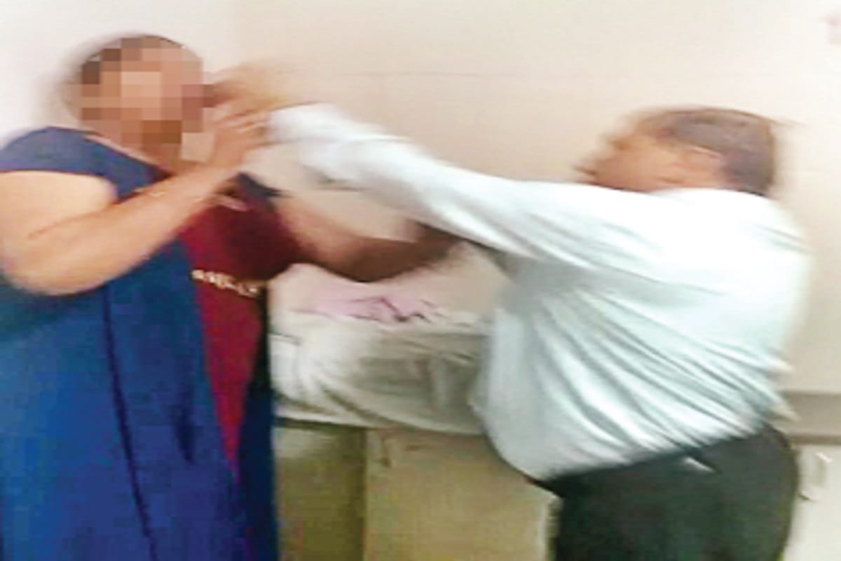 Beating by doctor of female employees in Meerut District Hospital and to indecency