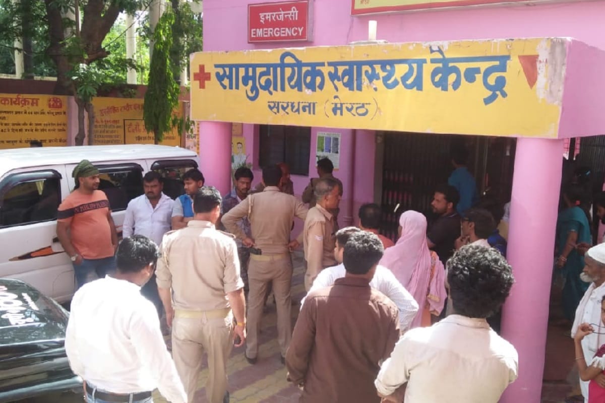 Meerut woman jumped into river after throwing her mobile, 100 dial cop rescued