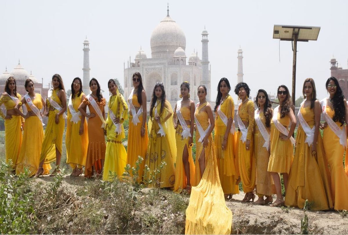 mrs india worldwide 2019 finalists photo shoot in Taj Mahal
