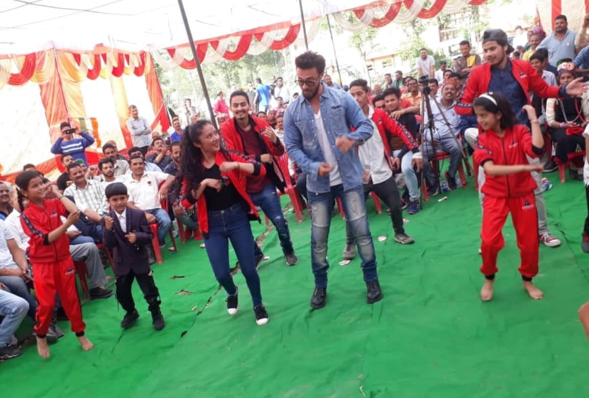 lok sabha election 2019 mandi congress mp candidate aashray sharma and Aayush sharma Nati in kullu