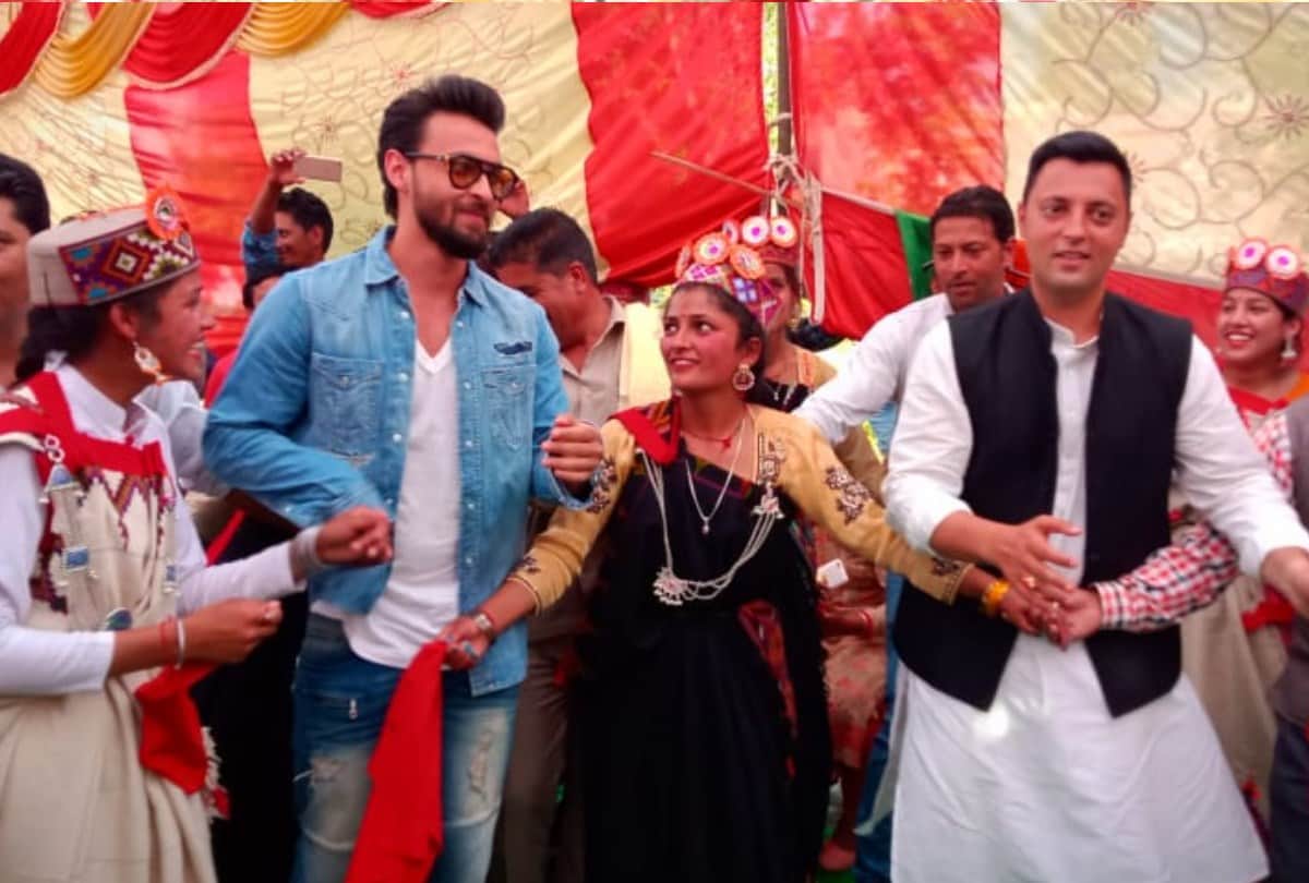 lok sabha election 2019 mandi congress mp candidate aashray sharma and Aayush sharma Nati in kullu