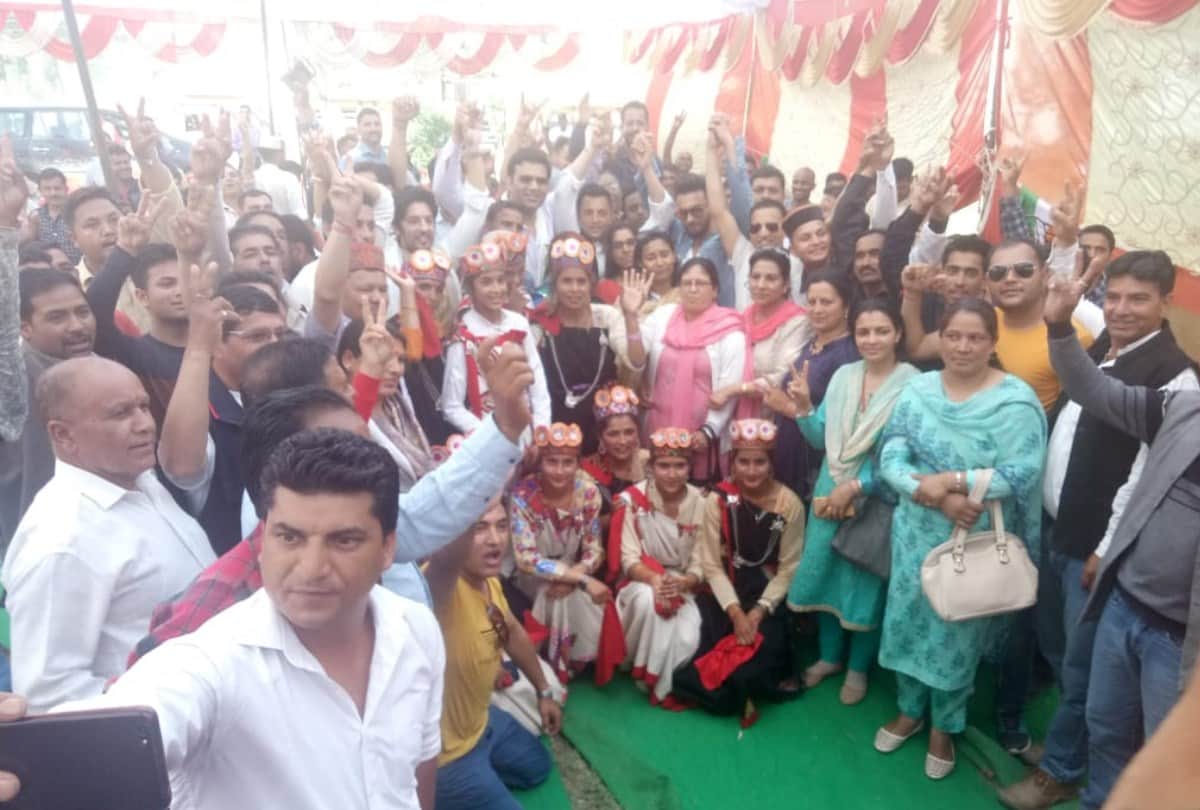 lok sabha election 2019 mandi congress mp candidate aashray sharma and Aayush sharma Nati in kullu