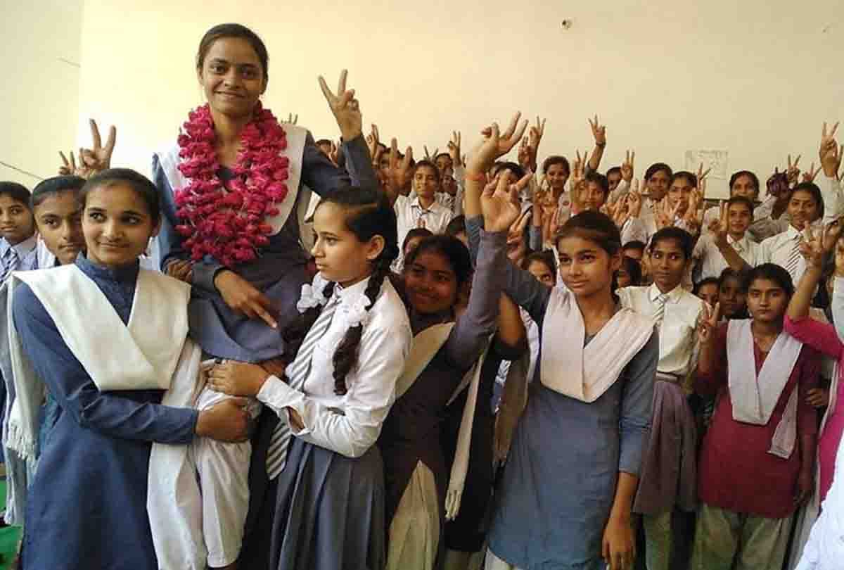 farmer's daughter get 10th rank in up board high school exam