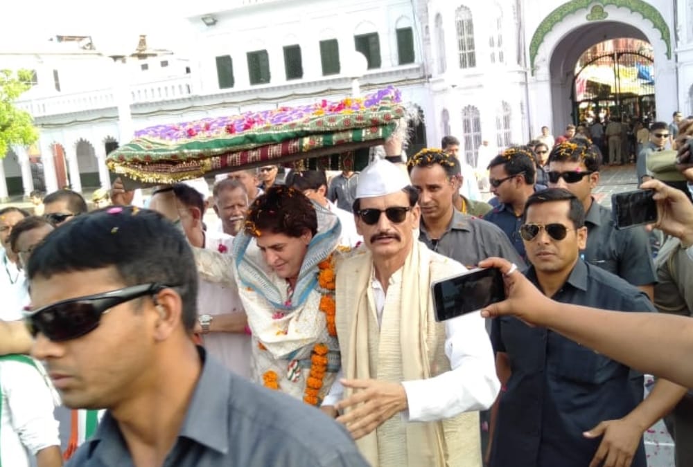 Lok Sabha Elections 2019 Priyanka Gandhi vadra in deva sharif in Barabanki.