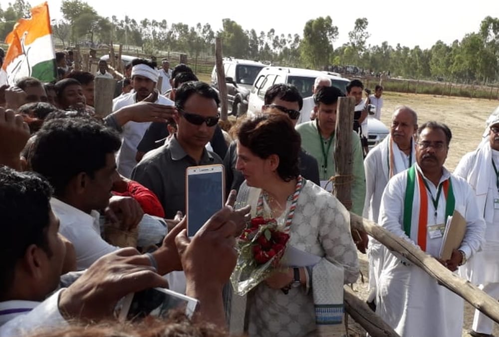 Lok Sabha Elections 2019 Priyanka Gandhi vadra in deva sharif in Barabanki.