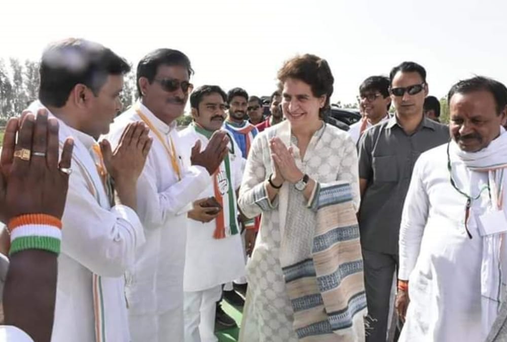 Lok Sabha Elections 2019 Priyanka Gandhi vadra in deva sharif in Barabanki.