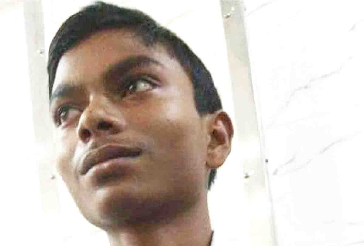 kanpur Security guard son priyanshu got 9th rank in 10th up board