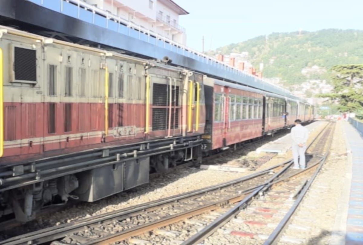 Two trains will reach Una from Mumbai to Himachal in a span of four hours