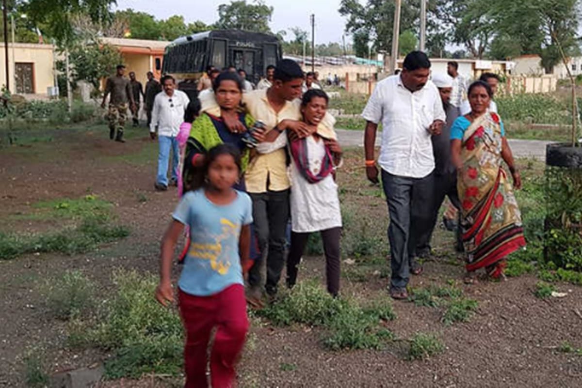 people living in first village of maharashtra does not have power, roads and mobile networks
