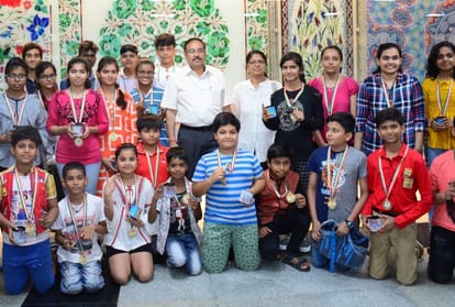 winners of mera desh mera gantantra awarded in lucknow.