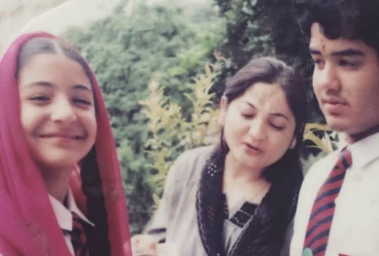 anushka sharma looks like her mother here throwback picture