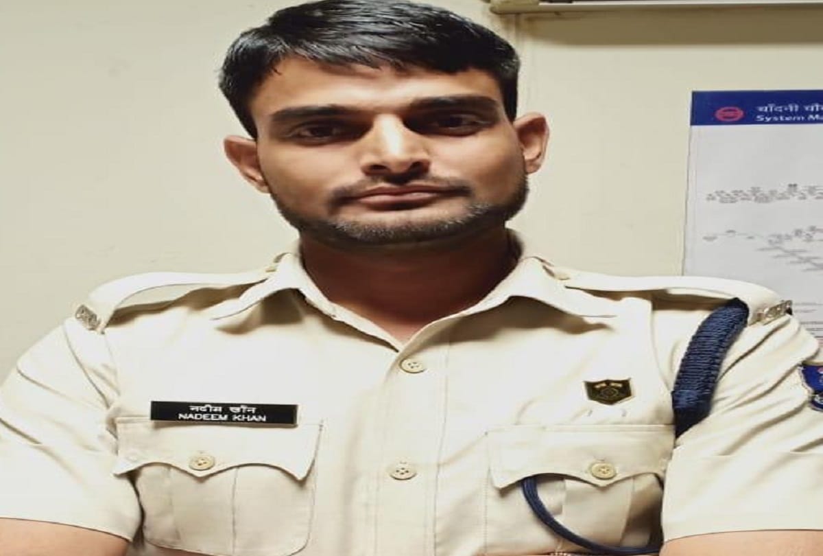 CISF nabbed a man posing as constable of CRPF at Chandni Chowk Metro Station in Delhi