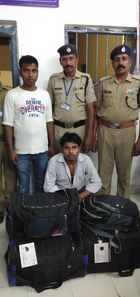 5 coach attendent caught in wine smuggling