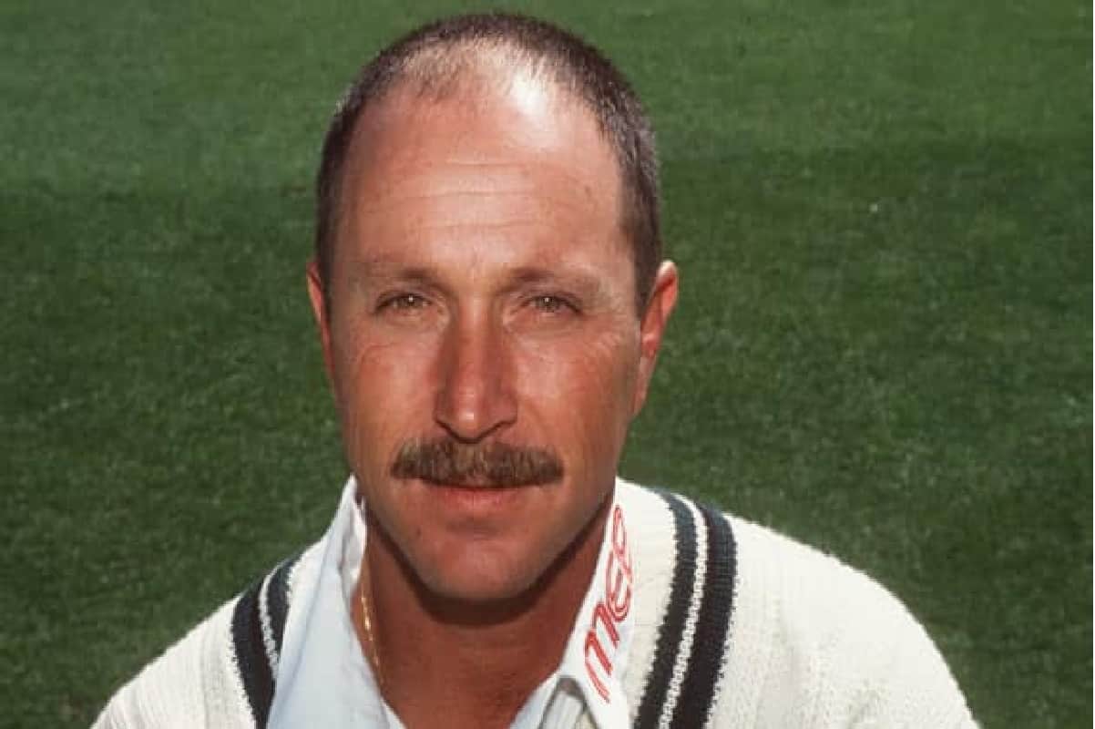Dave Houghton was kissed after century by a fan during world cup 1987