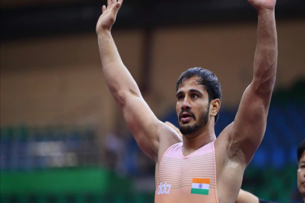 Harpreet bags silver and Gyanender wins bronze as India finish with 16 medals