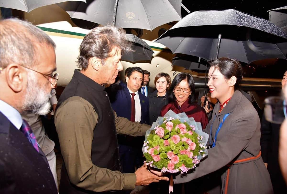 Pakistani PM Imran Khan received by deputy mayor in china, BRI Forum