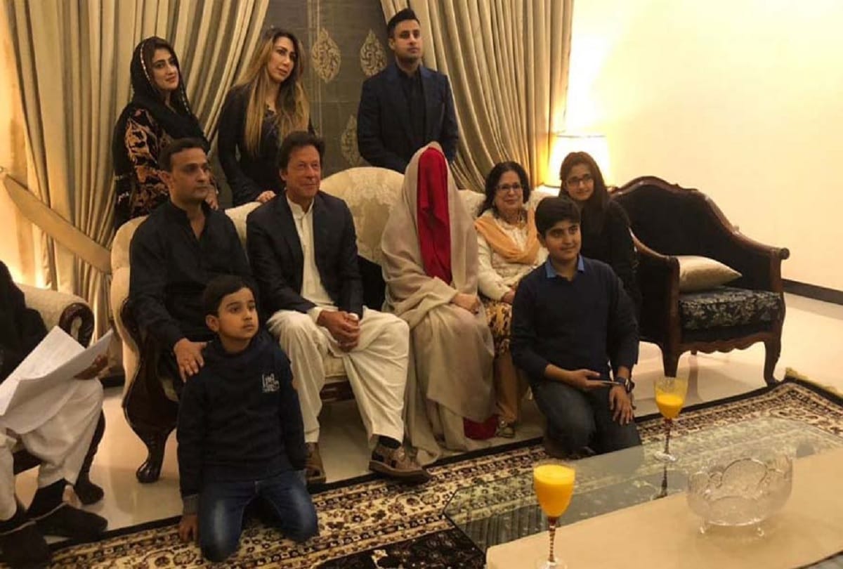 Pakistan: After PM Imran Khan wife Bushra Bibi also found corona positive