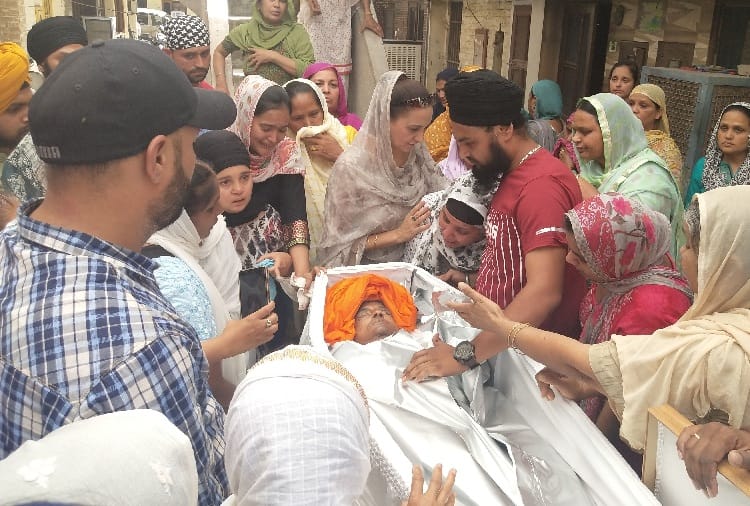 Indian Man Balkar Singh Died in England due to Illness, Funeral at Mohali