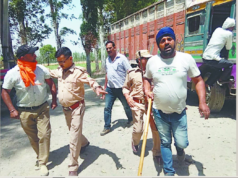 mining mafia attack forest team and  took away the truck
