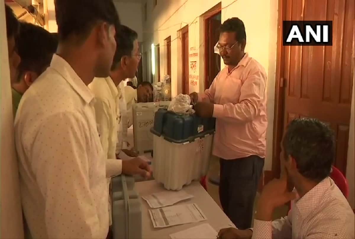 Lok Sabha Chunav 2019: Polling parties leave with EVM and VVPAT for fourth phase elections