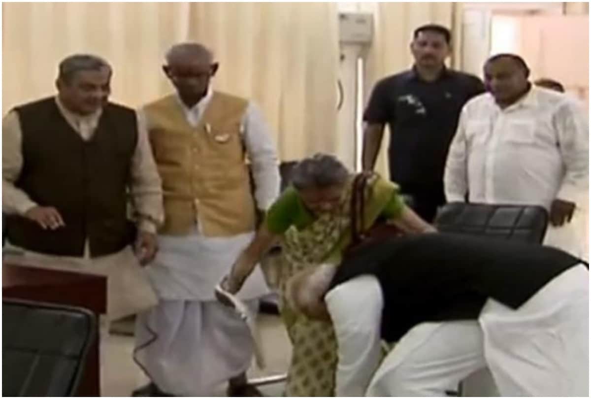 Lok Sabha Chunav 2019: Annapurna Shukla Like a mother, who blesses Modi for victory