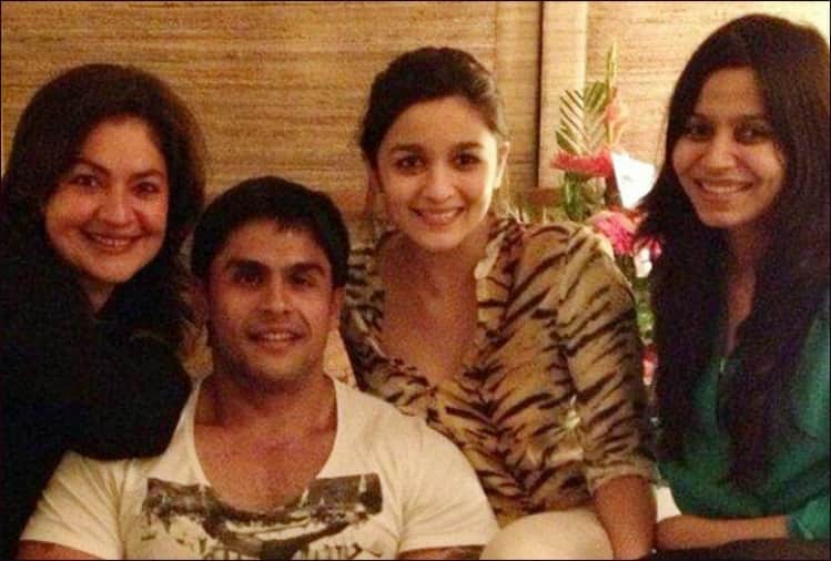 alia bhatt brother rahul bhatt not hanging out with family