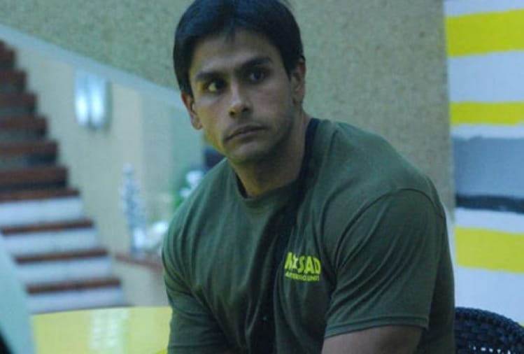 alia bhatt brother rahul bhatt not hanging out with family
