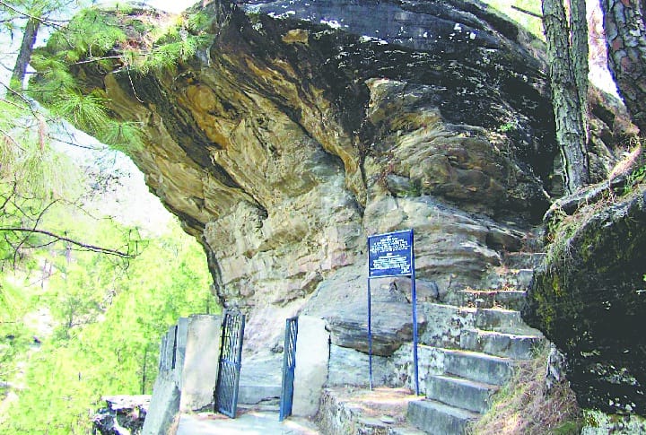 Rock paintings made of ancient eras will ditroy