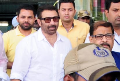Lok sabha election 2019, Sunny deol reached in Amritsar of Punjab