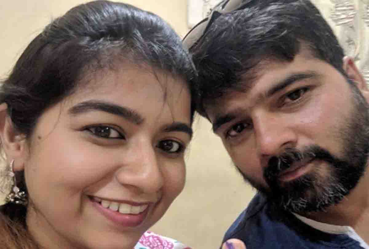 voter coming from london and south korea for voting in lok sabha election 2019