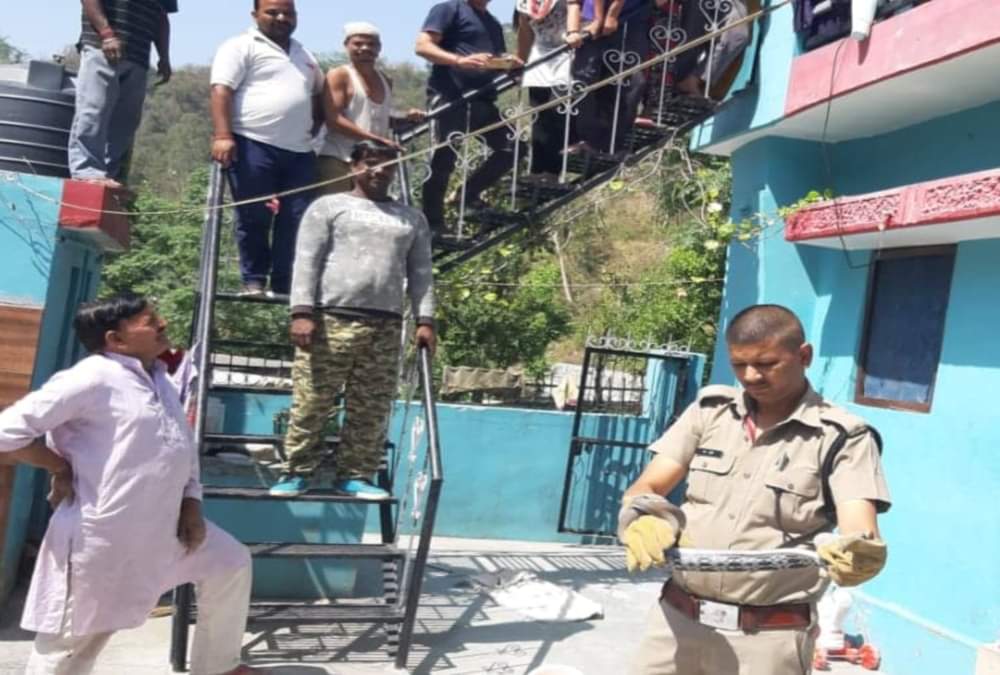 Two giant poisonous snake found in house rescue dehradun photos